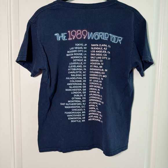 Taylor Swift Double Sided 1989 World Tour Concert T-Shirt Youth Medium - Picture 6 of 7